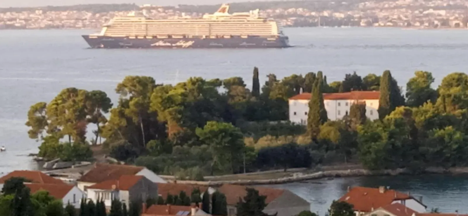 Studio Apartment In Preko With Sea View, Terrace, Air Conditioning, Wi-Fi location