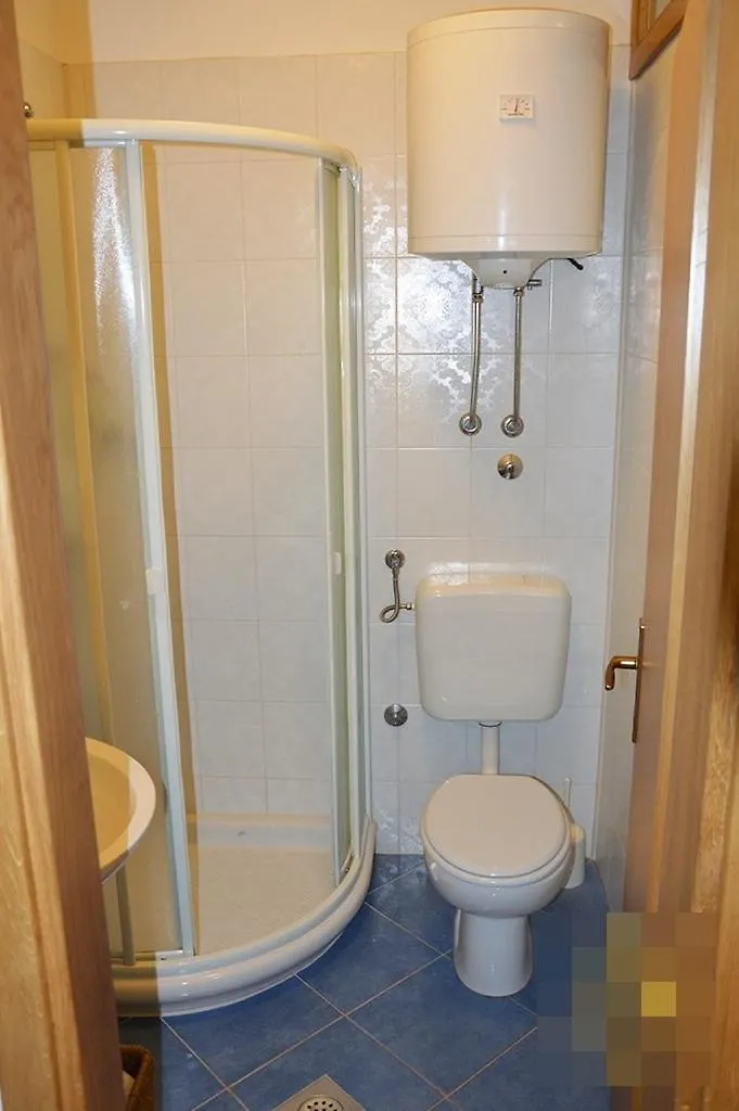 Studio Apartment In Preko With Sea View, Terrace, Air Conditioning, Wi-Fi
